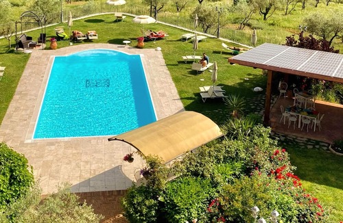 Perugia Apartment | Homerez - Appartement for 4 ppl. with shared pool and jacuzzi at Perugia