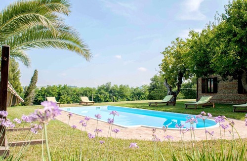 Castelbellino Apartment | Homerez - Beautiful appartement for 8 ppl. with shared pool at Castelbellino