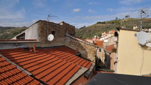 Civezza Apartment | HOST4U - AGRITURISMO Il Geco V, Appartamento con Terrazza vista Mare & Montagne