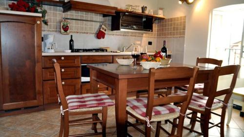 Civezza Apartment | HOST4U - AGRITURISMO Il Geco V, Appartamento con Terrazza vista Mare & Montagne