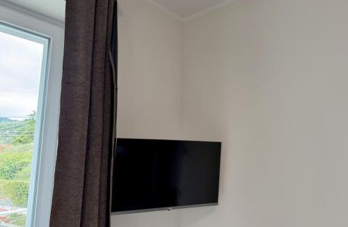 Costa dʼOneglia Apartment | HOST4U - Dimora degli Ulivi, New Apartment with one Bedroom, Terrace and Parking, 10 minutes to the beach