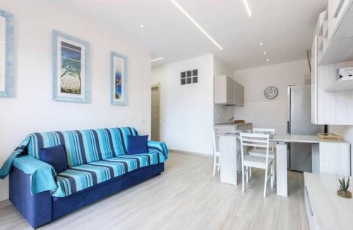 Diano Castello Apartment | Hostdomus - Blumar