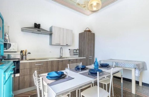 Noli House | Hostdomus - Esther House