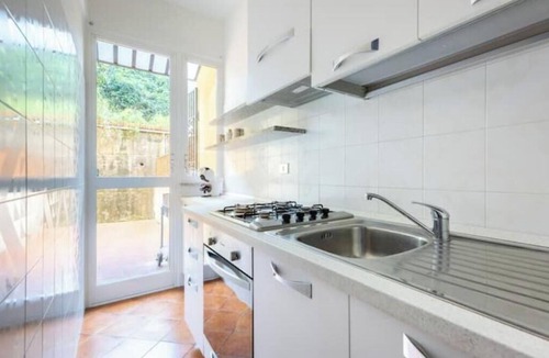 Laigueglia Apartment | Hostdomus - Olive Grove House