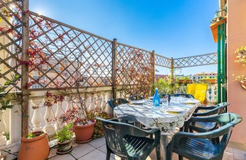 Finale Pia Apartment | Hostdomus - Villa Viola Terrace Suite free parking