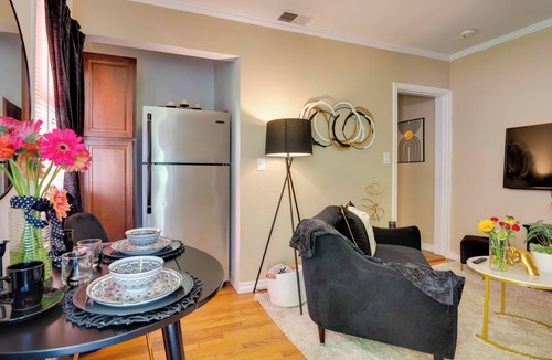 View Park-Windsor Hills Apartment | Hot Tub Relaxation: Studio 4 Mi to SoFi Stadium!