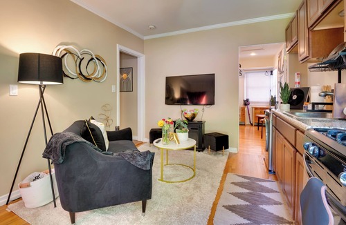 View Park-Windsor Hills Apartment | Hot Tub Relaxation: Studio 4 Mi to SoFi Stadium!