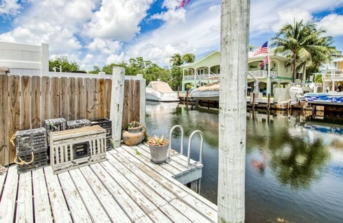 Twin Lakes Apartment | Hot Tub | Waterfront | Pet Friendly