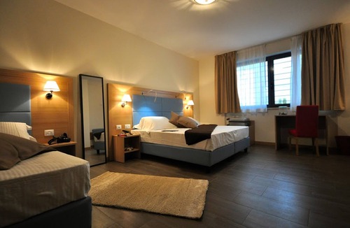 Zona XVI Torrenova Hotel | Hotel 325 Tor Vergata