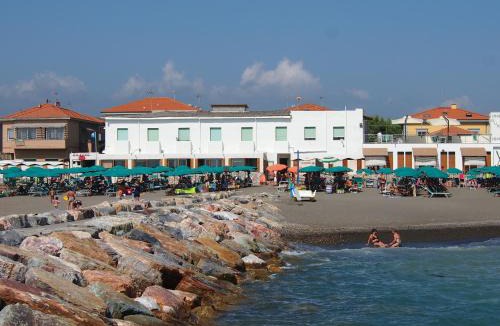Marina di Cecina Hotel | Hotel Aurora