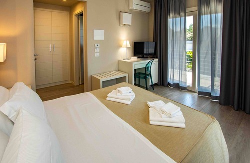 Marina di Castagneto Carducci Hotel | Hotel Boutique Carolina