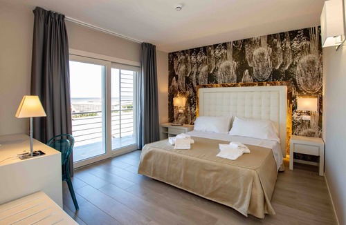 Marina di Castagneto Carducci Hotel | Hotel Boutique Carolina