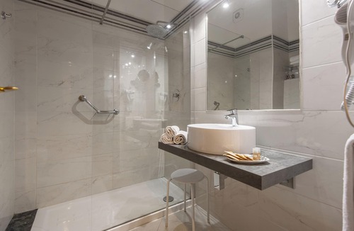 Castel San Pietro Terme Hotel | Hotel Castello