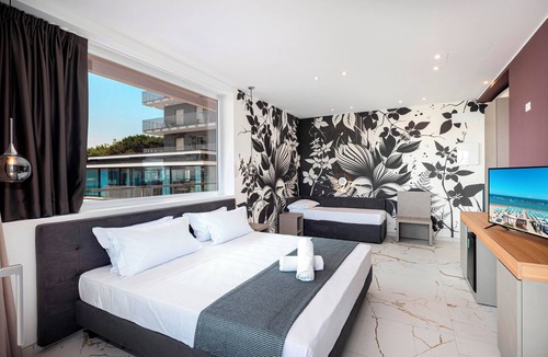 Cagnona Hotel | HOTEL COLA FRONTEMARE