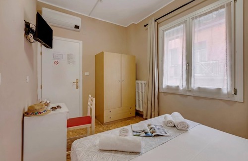Laigueglia Hotel | Hotel Del Golfo 66, Laigueglia, Italy