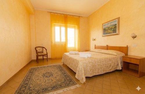 Magliano deʼ Marsi Hotel | Hotel Holiday