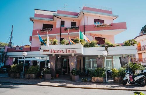 Lido degli Estensi Hotel | Hotel Julia