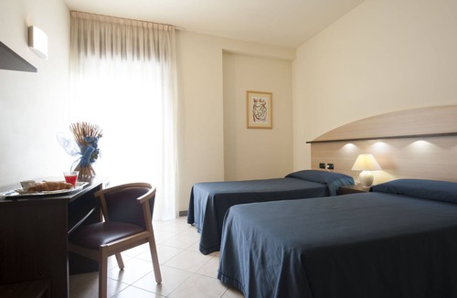 Roccacasale Hotel | Hotel Le Ginestre