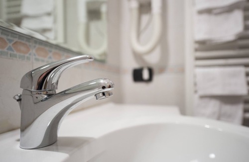 Roccacasale Hotel | Hotel Le Ginestre