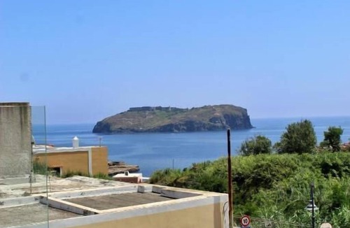 Ventotene Hotel | Hotel Lo Smeraldo - Oasi degli Ulivi