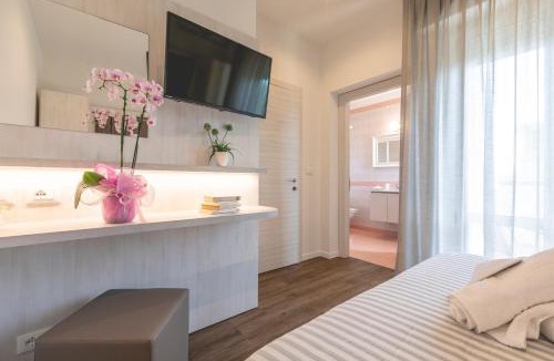 Pinarella Hotel | Hotel Loretta & Dependance