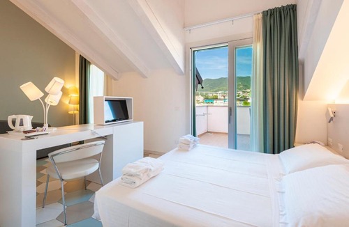 Spotorno Hotel | Hotel Melograno
