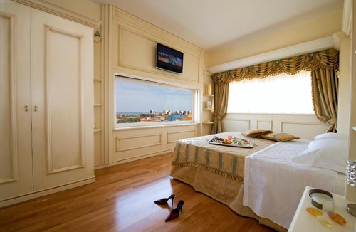 Marina di Citta Sant'Angelo Hotel | Hotel Miramare