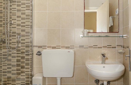 Cinquale Hotel | Hotel Storyville Business & Holiday