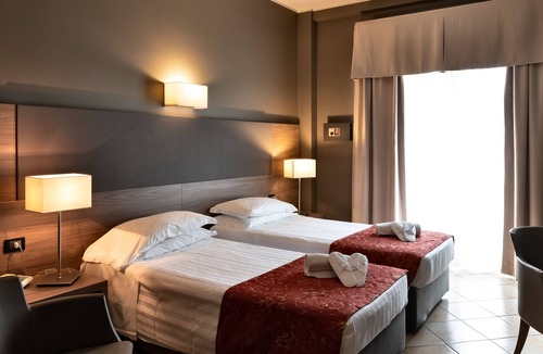 Zona Lancetti Hotel | Hotel Sunflower