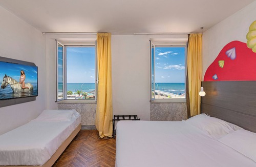 Marina di Massa Hotel | Hotel Tirreno