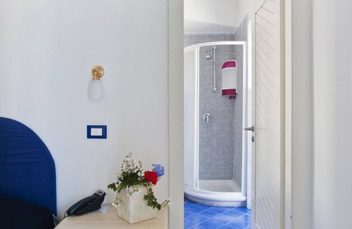 Ventotene Hotel | Hotel Villa Iulia