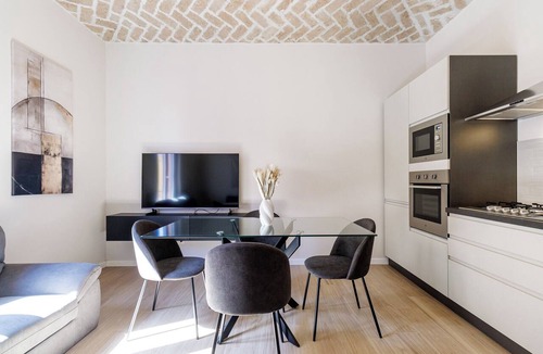 Old Town Apartment | House Chiara| WiFi Parking Station downtown Modena
