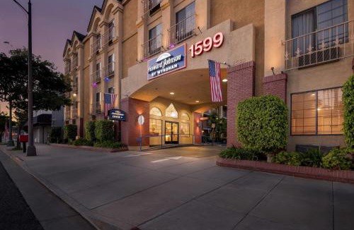 Mid Central Hotel | Howard Johnson by Wyndham Pasadena