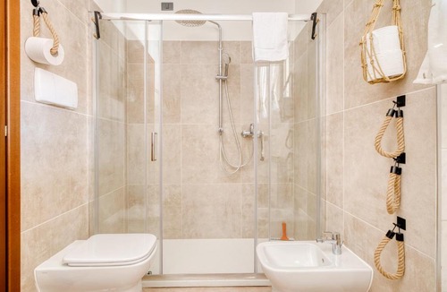 Rozzano Apartment | Humanitas & Forum - Beautiful Modern Apartment