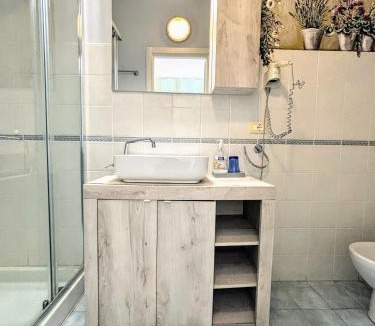 Cinquale Apartment | Il Sole in Terrazza - A due Passi dal Mare - Private Garden and Parking