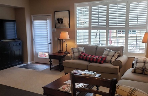 Westridge House | Immaculate, Cozy 2-bedroom townhome in delightful Highlands Ranch