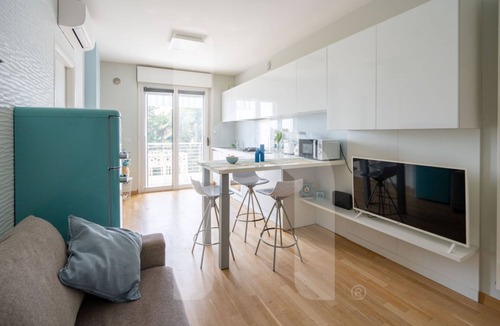 Foggetta Apartment | In an enchanting location, in a residential neighborhood a stone's throw from the city center and directly in the territory of the Marine Protected Area Torre del Cerrano, the I Gabbiani residence will offer you a relaxing holiday. The three-room apart