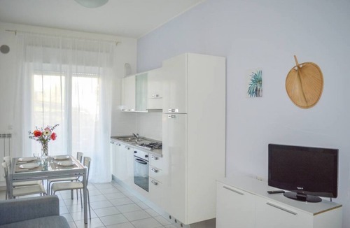 Foggetta Apartment | In an enchanting position, in a residential area just a stone's throw from the town center and directly on the territory of the Torre del Cerrano Marine Protected Area, the I Gabbiani residence offers you a relaxing vacation. Apartment two