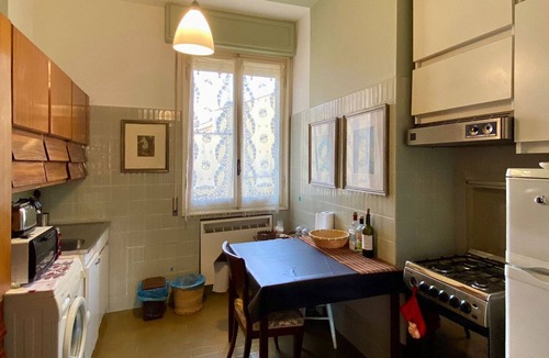 Historic Center Apartment | In the centre of Bologna with prestigious furniture and antique pieces of art