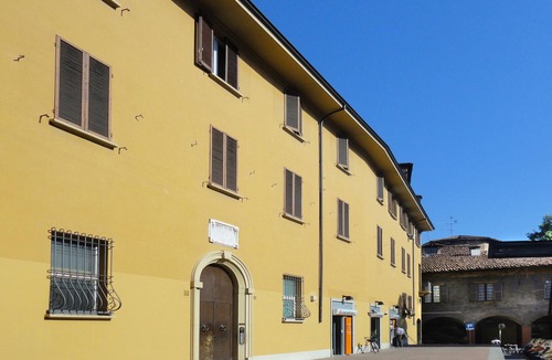 Historic Center Apartment | In the centre of Bologna with prestigious furniture and antique pieces of art