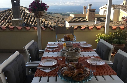 Case Fornace House | In the heart of the historic center b&b with terrace and breathtaking views. EXCLUSIVE USE.