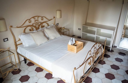 Bibbona Bed & Breakfast | In the historic center of Bibbona, located 10 minutes from the beach and Bolgheri