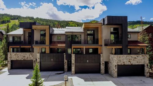 River Run Villa | Inas Way Townhomes Unit C
