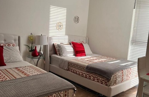 Little Armenia Apartment | Incredible Hollywood Loft Free Parking