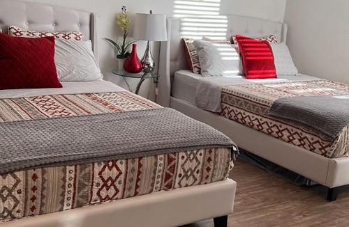 Little Armenia Apartment | Incredible Hollywood Loft Free Parking