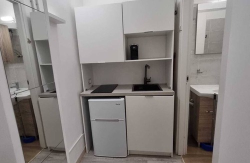 Savena Apartment | Independent Room with Private Access in Fairgrounds