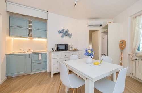 Finale Ligure Apartment | "Isabel Beach and Bike" Apartment with Private Garden and Wi-Fi