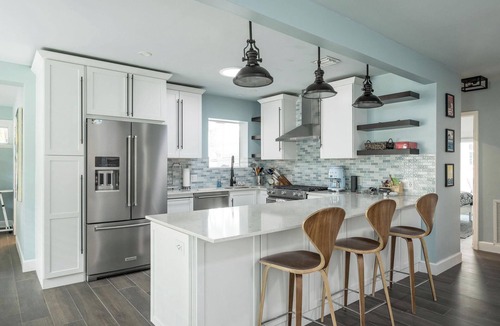 Midtown House | Island Time Escape - Charming Family Retreat