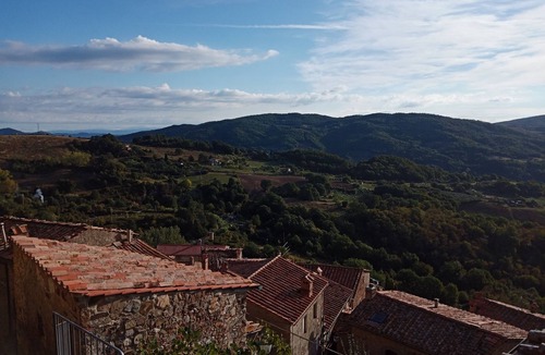 Castelnuovo di Val di Cecina Apartment | Relax in a medieval village