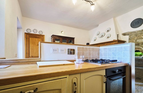 Castelnuovo di Val di Cecina House | Quercia, traditional farmhouse with pool, relax and enjoy the Tuscan countryside